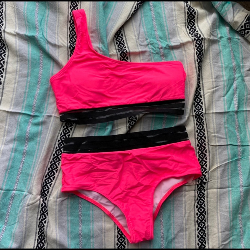 NWOT SHEIN ONE SHOULDER BIKINI SET
